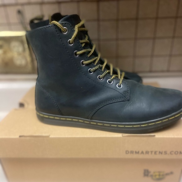 Dr. Martens Other - ✨DR MARTENS TOBIAS ✨